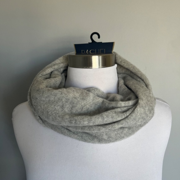 RACHEL RACHEL ROY Cashmere 2-ply Gray Infinity Winter Loop Scarf - Picture 4 of 4